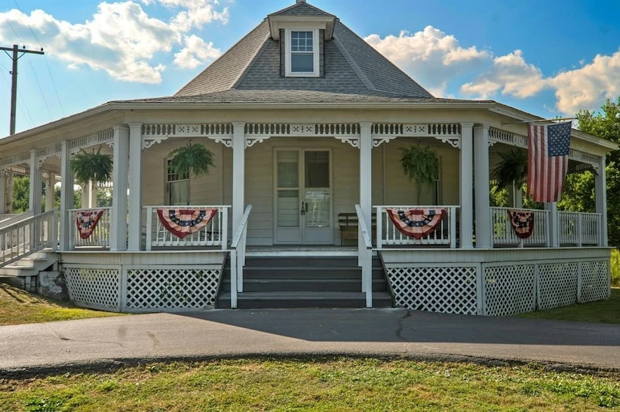 Main Listing Image