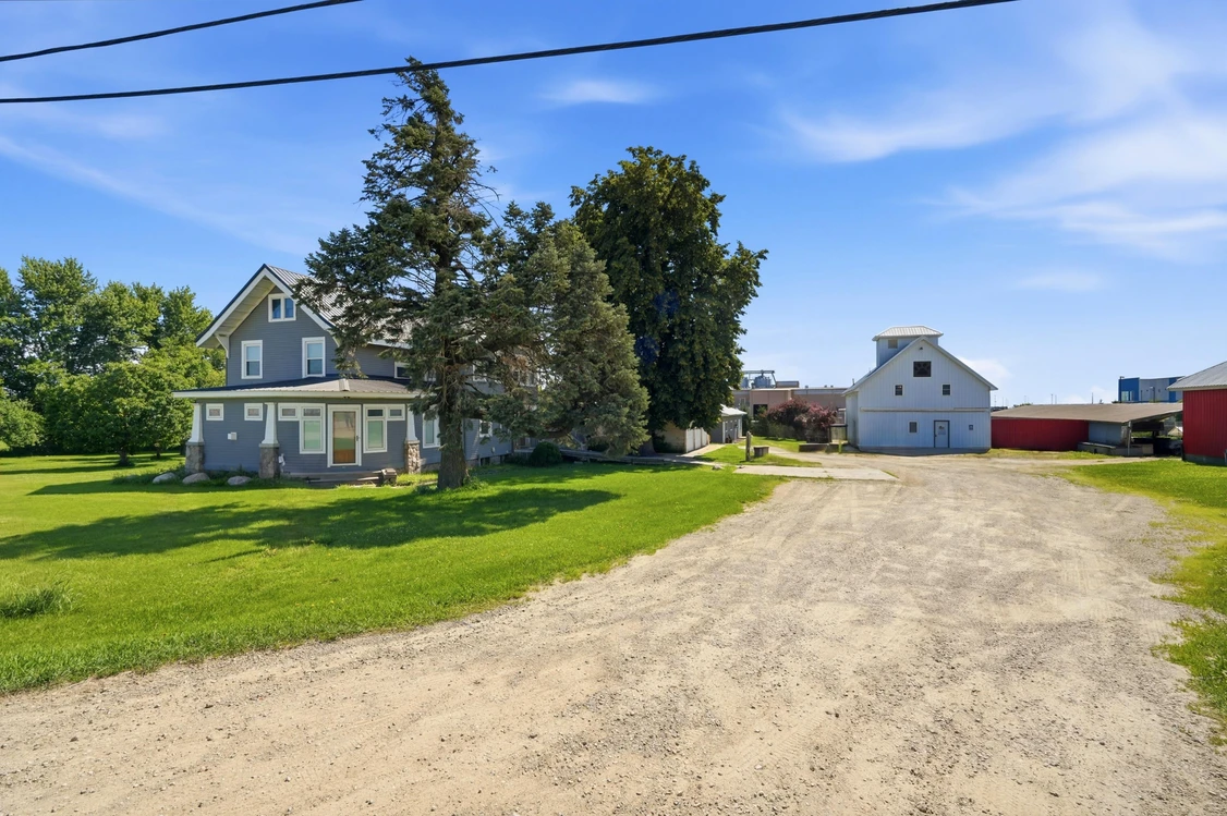 Main Listing Image